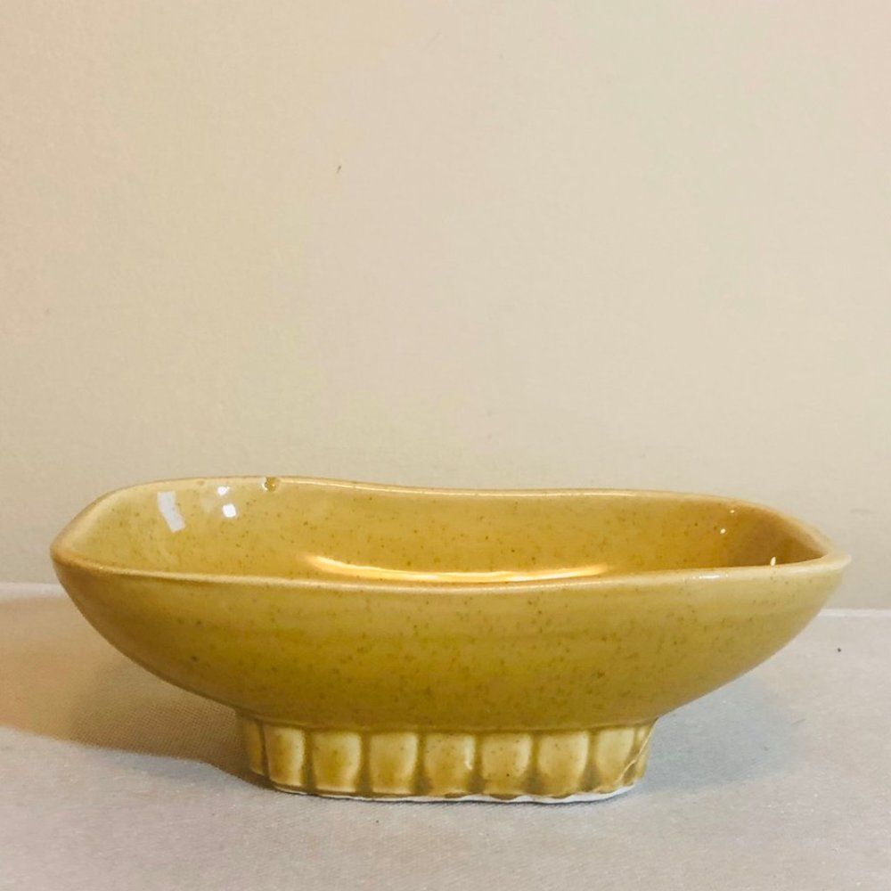 MCOY Pale Yellow Art Pottery Bowl Dish 1801 VTG